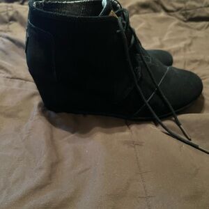 Tom’s Wedge Booties